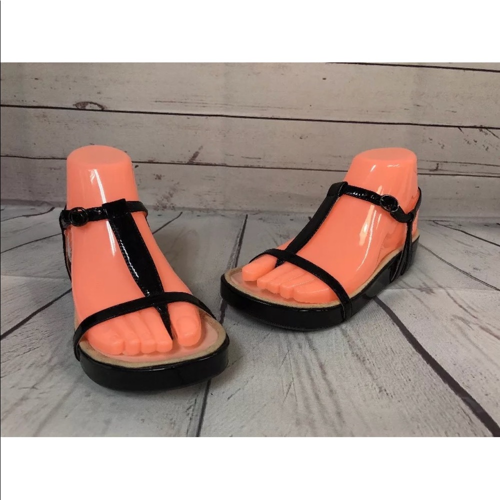 Taryn Rose Black Amor Patent Leather Sandal 6 - Picture 1 of 8